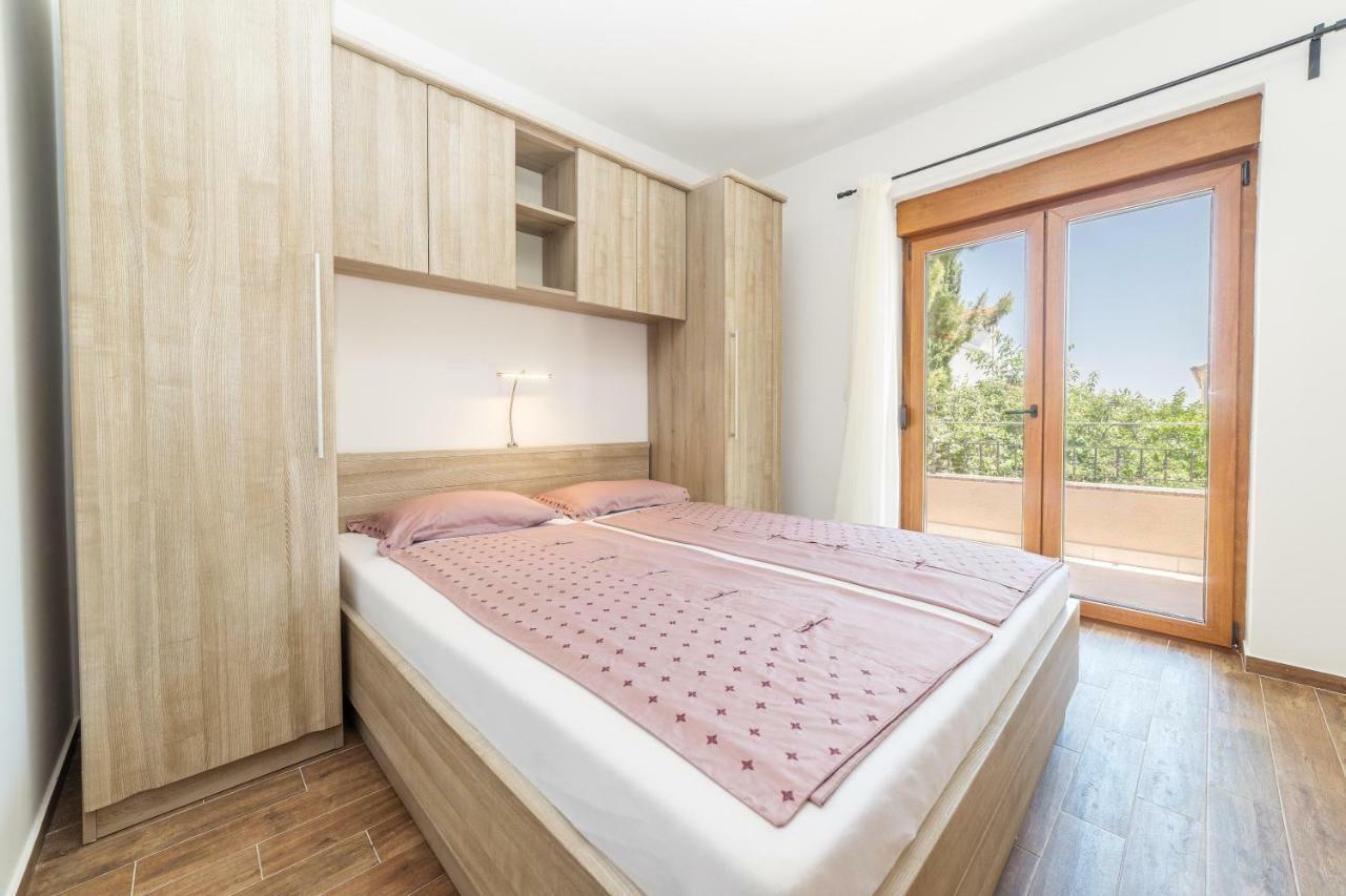 Iva Apartmani Vodice Exterior foto